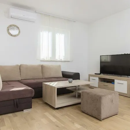 Gabriella Apartment *